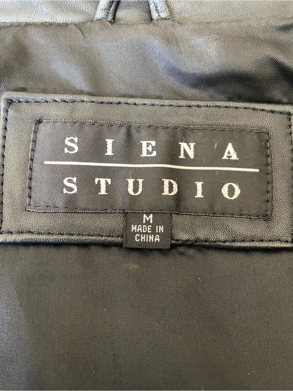 Black leather jacket, size medium - Picture 6 of 6